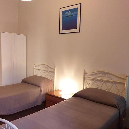 Relax In Centro Bed and Breakfast Napels Buitenkant foto