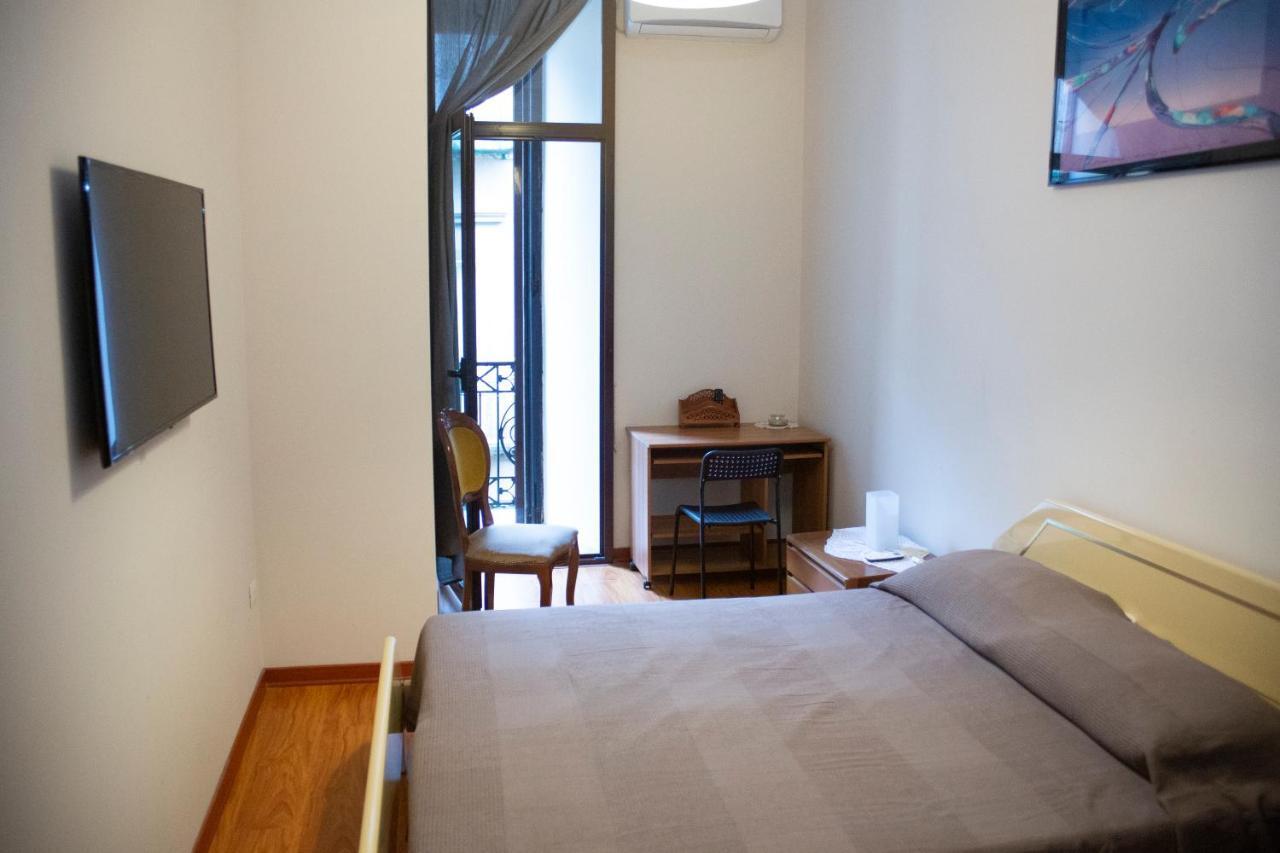 Relax In Centro Bed and Breakfast Napels Buitenkant foto